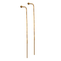 Elegant lang kædeørestik af veneziakæde med fin lille forgyldt sølvperle. Forgyldt sterling sølv · Længde 70 mm Pris pr. par: 399 DKK GOLD · Varenr: AU45-G