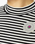 ICON broche no. 01 · SWAN BLACK
