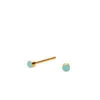 Fin mini SIGN ørestik med emaljelak i delikat lys blå. Klassisk og enkel. Perfekt til at mixe med andre ørestikkere. Forgyldt sterling sølv Dia. 2,5 mm Pris pr. par: 379 DKK CLOUD · Varenr: SN33-38G