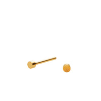 Fin mini SIGN ørestik i forgyldt sterling sølv. Klassisk og enkel. Perfekt til at mixe med andre ørestikkere. Forgyldt sterling sølv Dia. 2,5 mm Pris pr. par: 379 DKK GOLD · Varenr: SN33-G