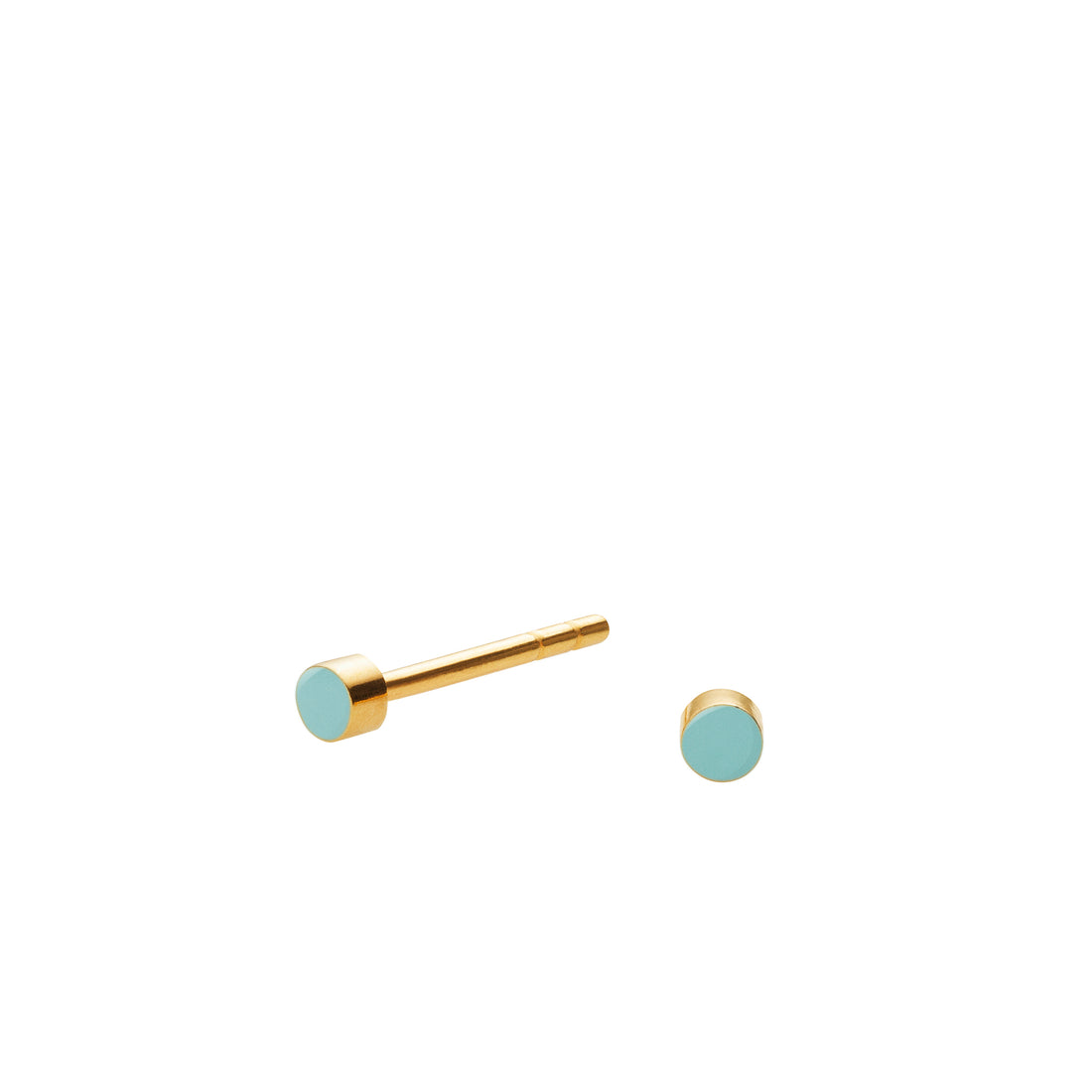 Fin mini SIGN ørestik med emaljelak i delikat lys blå. Klassisk og enkel. Perfekt til at mixe med andre ørestikkere.  Forgyldt sterling sølv Dia. 2,5 mm  Pris pr. par: 379 DKK  CLOUD · Varenr: SN33-38G