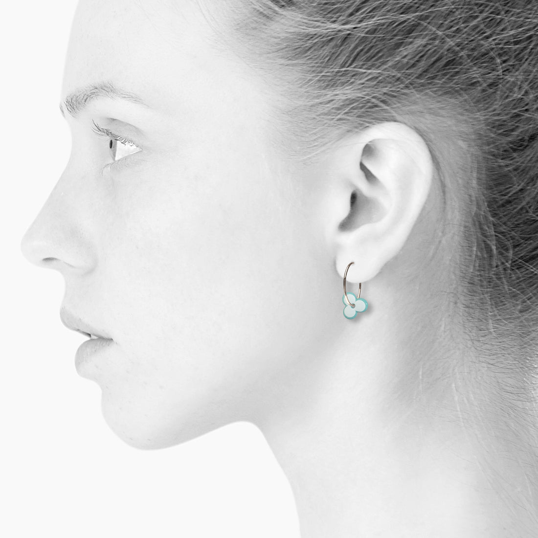 CLOVER øreringe · AQUAMARINE/WHITE