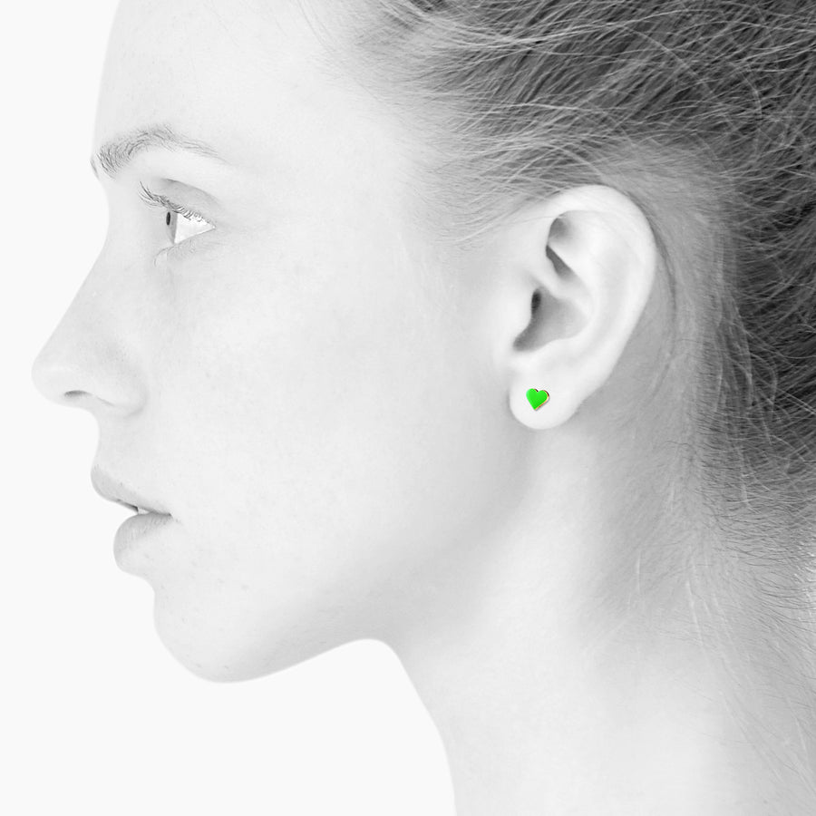 SPOT heart ørestikker - NEON GREEN - SCHERNING smykker