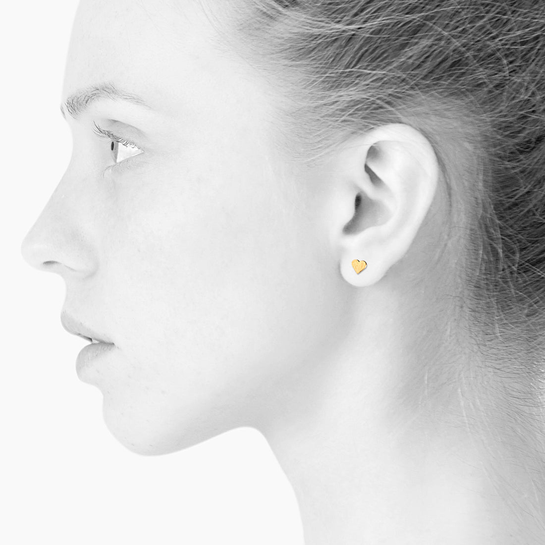Unikke smykker · SPOT heart ørestikker - GOLD - SCHERNING smykker
